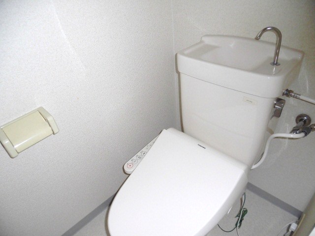 温水洗浄便座付きのトイレになります！